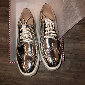 Women’s Lace up Wingtip Square Toe Oxfords